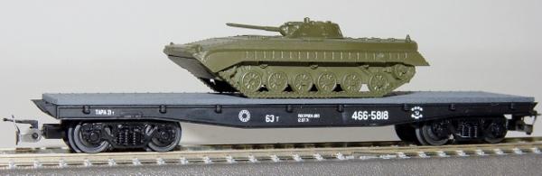 4 axle Flat car loaded with BMP-1<br /><a href='images/pictures/Peresvet/3657.jpg' target='_blank'>Full size image</a>